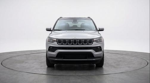 Silver Zynith Metallic Clearcoat 2025 Jeep Compass Limited