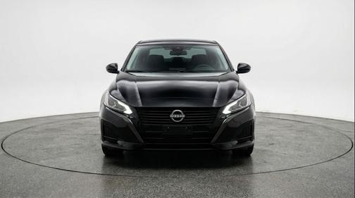 Super Black 2025 Nissan Altima SV FWD
