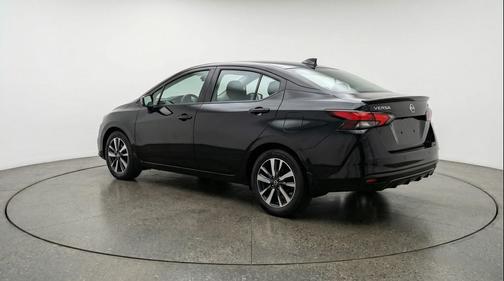 Super Black 2025 Nissan Versa 1.6 SV