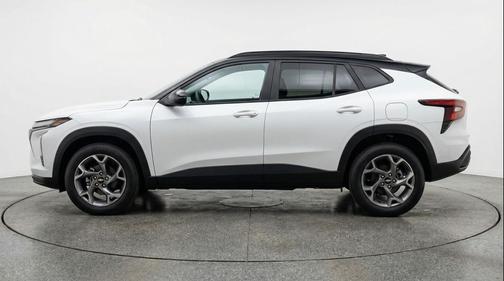 Summit White 2025 Chevrolet Trax LT
