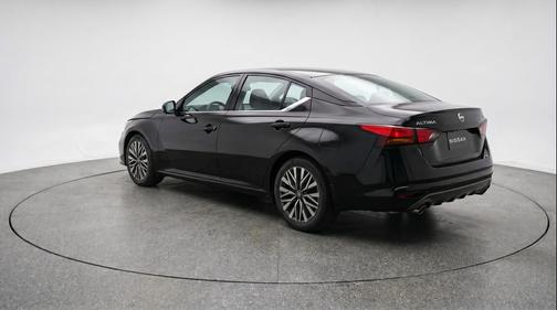 Super Black 2025 Nissan Altima SV FWD