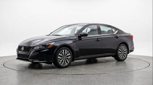 Super Black 2025 Nissan Altima SV FWD