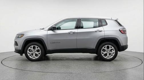 Silver Zynith Metallic Clearcoat 2025 Jeep Compass Latitude