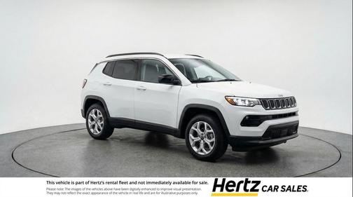 Bright White Clearcoat 2025 Jeep Compass Latitude