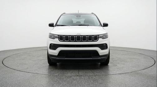 Bright White Clearcoat 2025 Jeep Compass Latitude