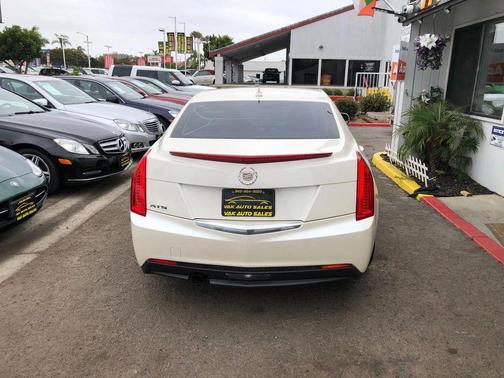 White Diamond Tricoat 2014 Cadillac ATS 2.5L