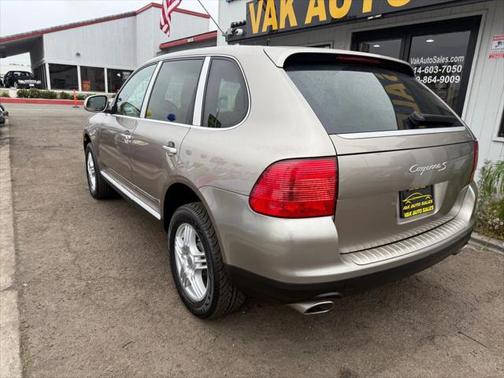 2004 Porsche Cayenne S