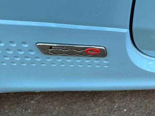 2016 FIAT 500e Battery Electric