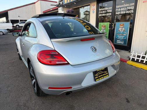 2012 Volkswagen Beetle Base