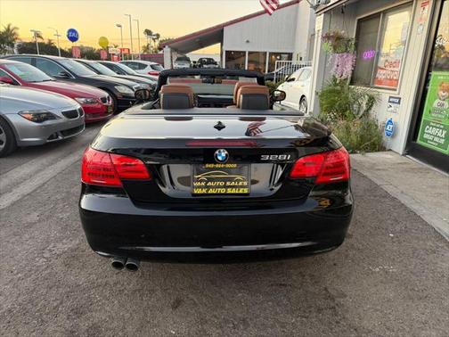 2011 BMW 328 328i Convertible 2D