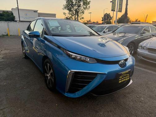 2019 Toyota Mirai Base