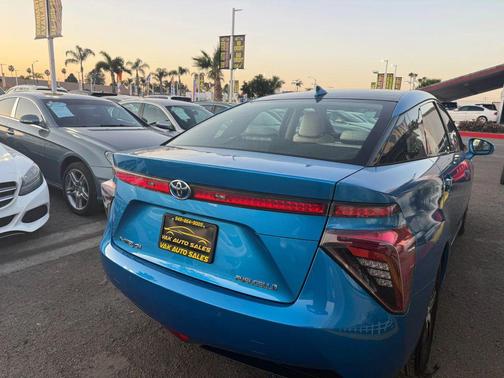 2019 Toyota Mirai Base
