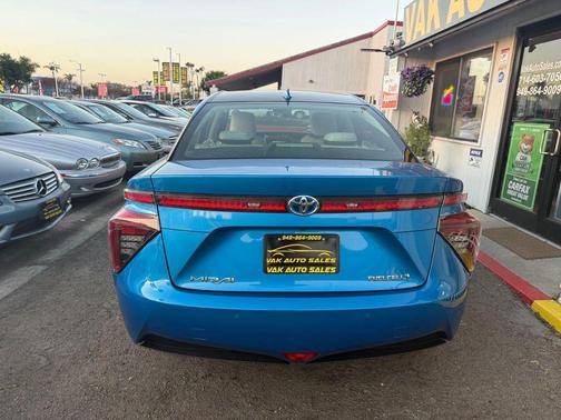 2019 Toyota Mirai Base