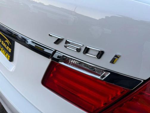 2012 BMW 750 i xDrive