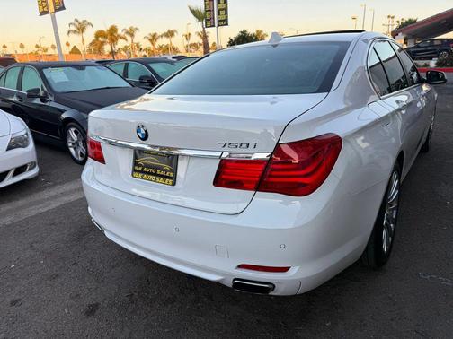 2012 BMW 750 i xDrive