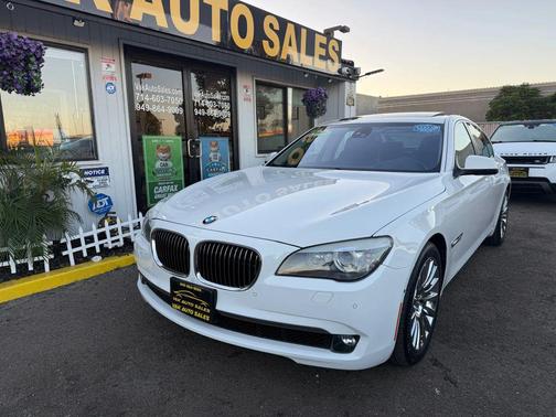 2012 BMW 750 i xDrive