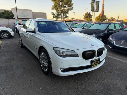 2012 BMW 750 i xDrive