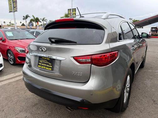 2010 INFINITI FX35 Base