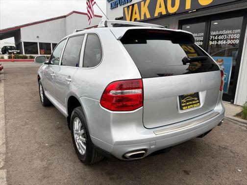 2010 Porsche Cayenne Base