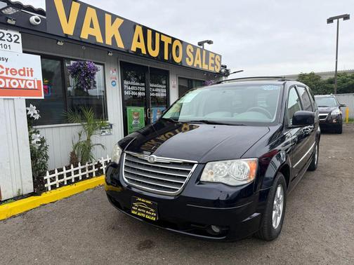 2010 Chrysler Town & Country Touring