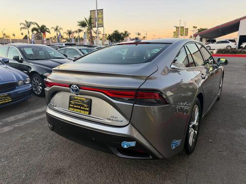 2021 Toyota Mirai Base