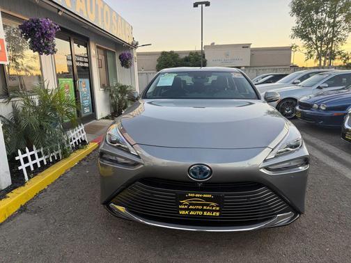 2021 Toyota Mirai Base