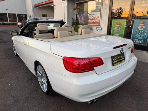 2011 BMW 328 328i Convertible 2D