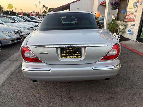 2005 Jaguar XJ Vanden Plas