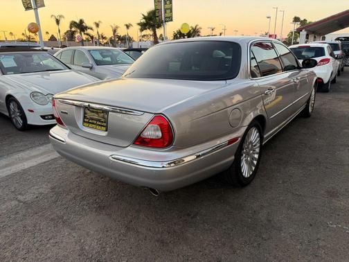 2005 Jaguar XJ Vanden Plas