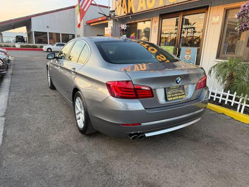 2011 BMW 528 528i Sedan 4D