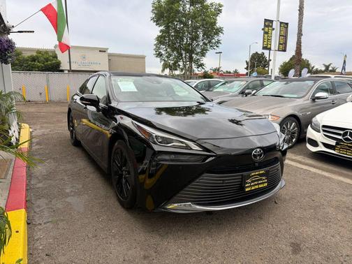 2021 Toyota Mirai Base