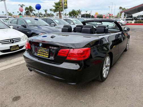 2011 BMW 328 328i Convertible 2D