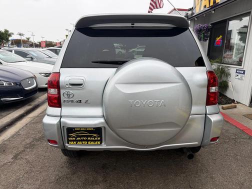 2004 Toyota RAV4 Base