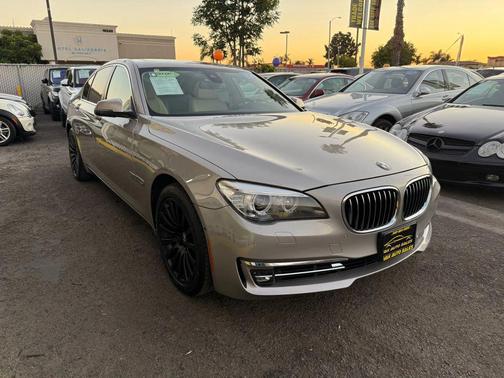 2013 BMW 740 740i Sedan 4D