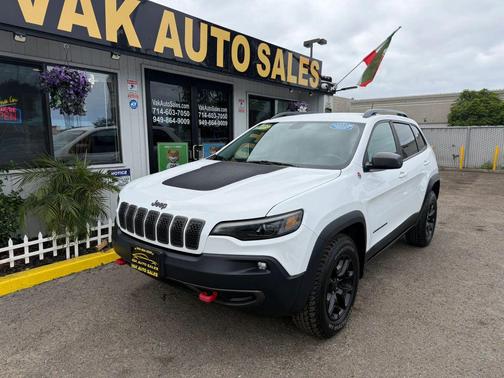 Bright White Clearcoat 2019 Jeep Cherokee Trailhawk