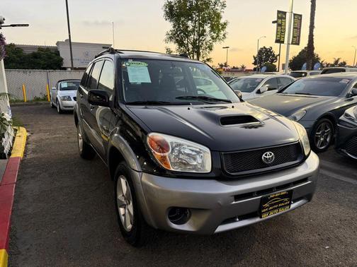 2005 Toyota RAV4 Base