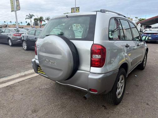 2004 Toyota RAV4 Base