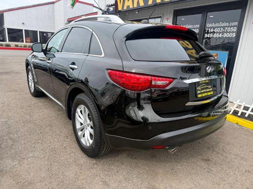 2010 INFINITI FX35 Base