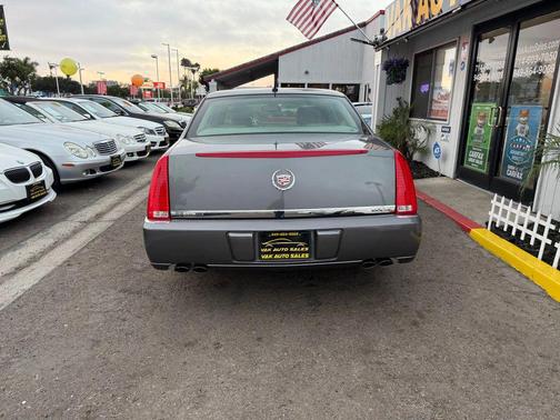 2006 Cadillac DTS Base