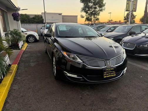 2013 Lincoln MKZ Base