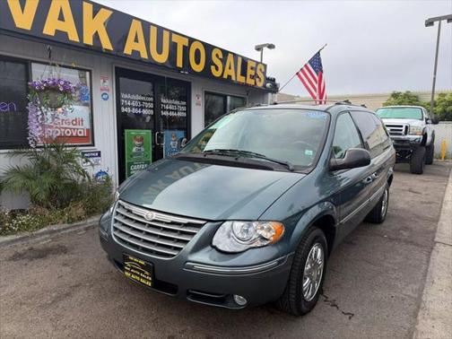 2006 Chrysler Town & Country Limited