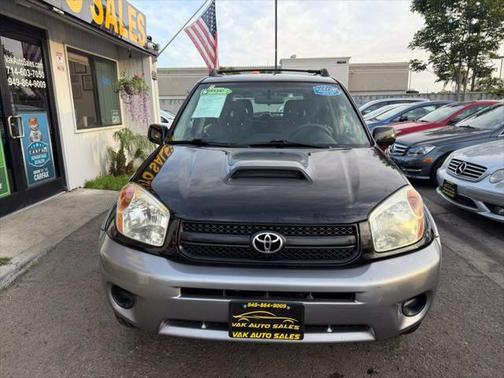 2004 Toyota RAV4 Base