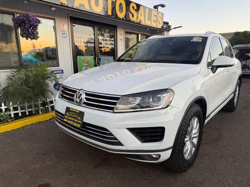 2015 Volkswagen Touareg V6 Sport