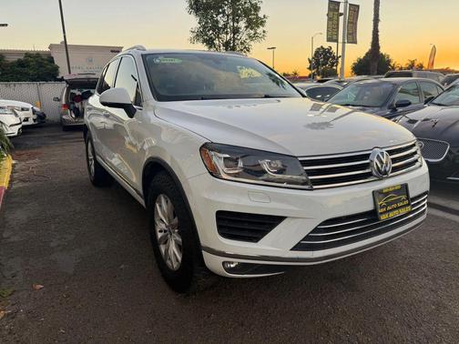 2015 Volkswagen Touareg V6 Sport
