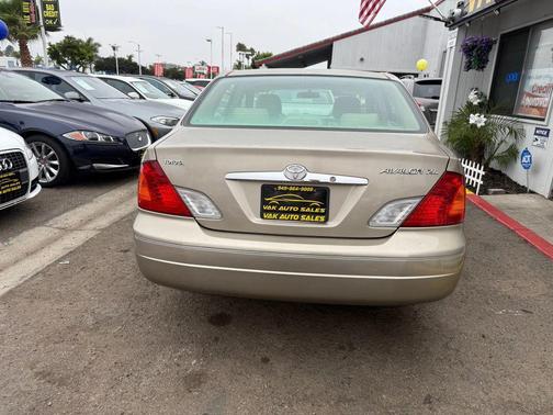 2000 Toyota Avalon XL