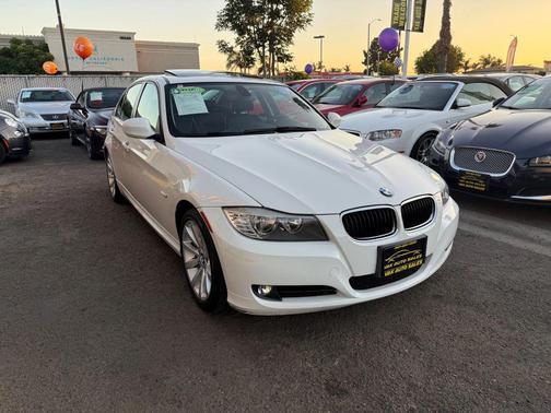 2011 BMW 328 328i Sedan 4D