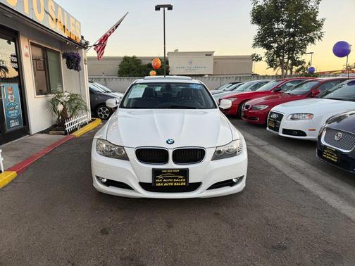 2011 BMW 328 328i Sedan 4D