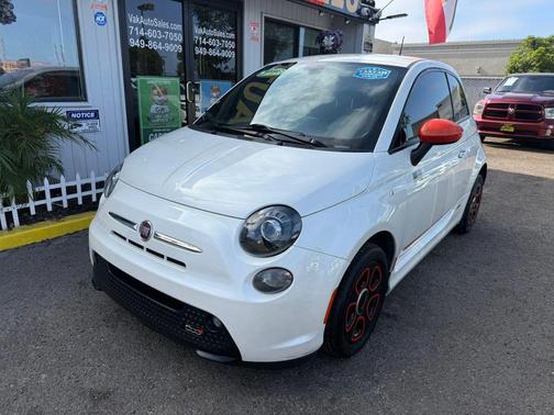 Bianco Perla (Pearl White Tri-Coat) 2016 FIAT 500e Battery Electric