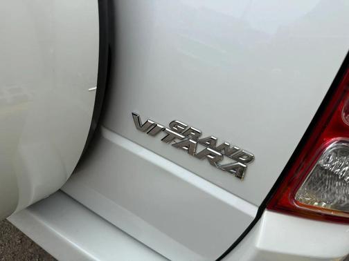 2011 Suzuki Grand Vitara Premium