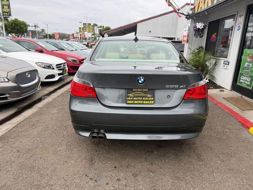 2007 BMW 525 525xi Sedan 4D